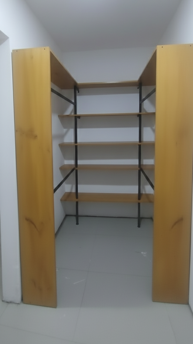 Ropero a medida de madera y metal para espacios cerrados